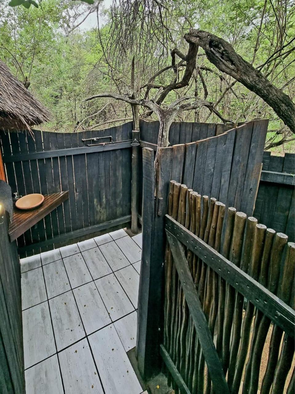 Off Beat Safaris Bush Lodge โฮดสปรูท ภายนอก รูปภาพ