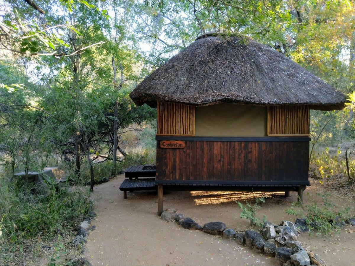 Off Beat Safaris Bush Lodge โฮดสปรูท ภายนอก รูปภาพ